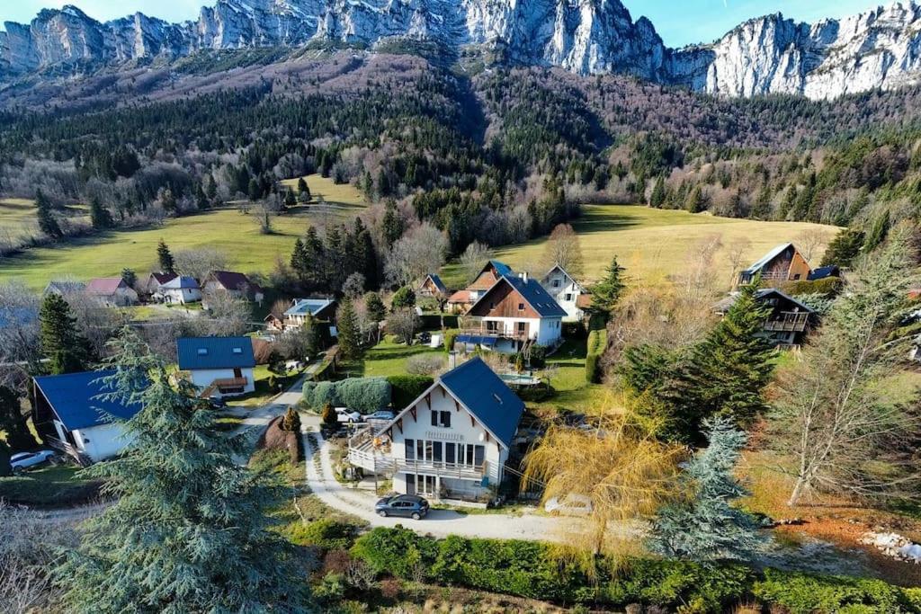 Maison Familiale En Montagne Avec Vue Merveilleuse Sur Le Massif De Belledonne Saint-Bernard  Экстерьер фото
